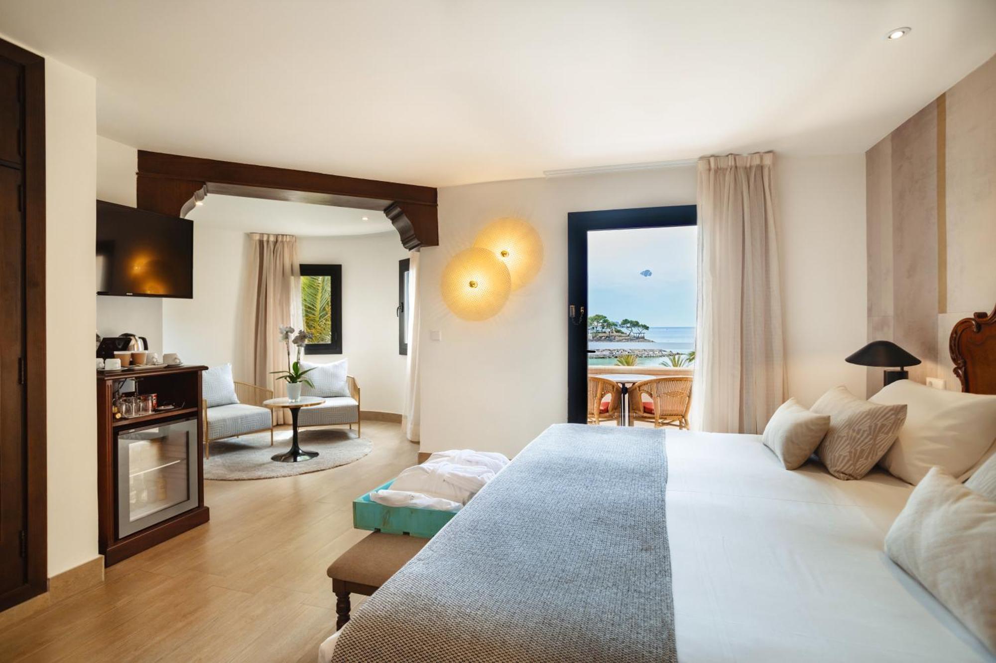 Secrets Mallorca Villamil Resort & Spa - Adults Only Peguera Exterior photo A room at the hotel